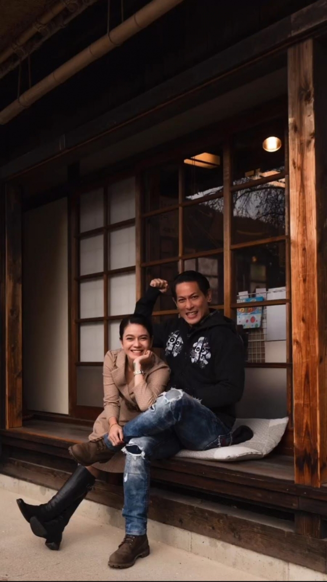 Romantisnya Gak Ketulungan, Ini Potret Chef Juna dan Citra Anindya Liburan ke Jepang