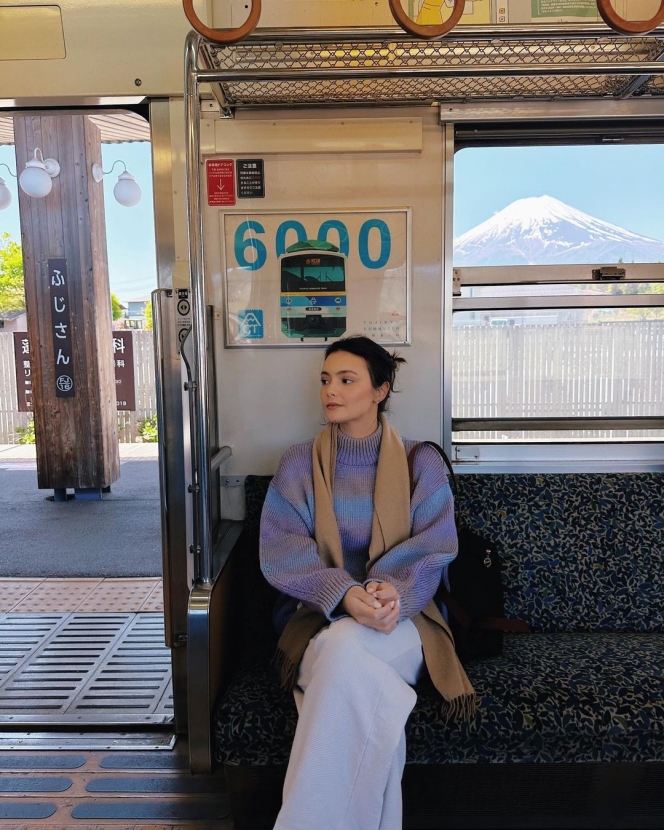 Potret Amanda Rawles Liburan di Jepang, Tampil Estetik dan Manis dalam Balutan Kimono