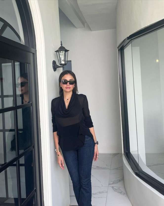 Potret Terbaru Nikita Mirzani Usai Cerai, Kembali Tampil Berani Braless Sampai Pakai Baju Nerawang