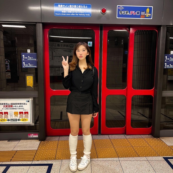 8 Potret Livy Renata Liburan ke Jepang, Pamer Badan Langsing yang Bikin Iri Kaum Hawa