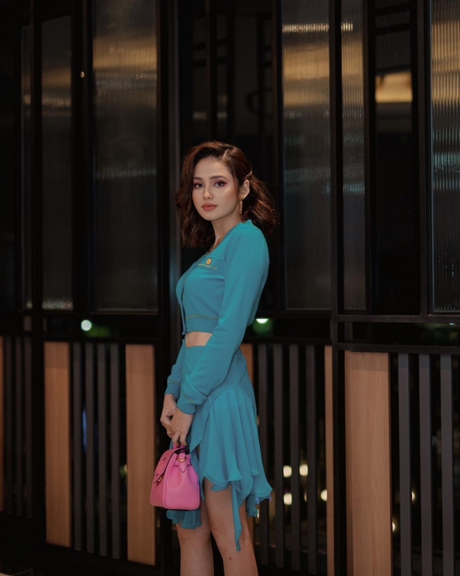 Pesona Syifa Hadju di Gala Premiere Film Princess and The Boss, Cantik Banget bak Barbie