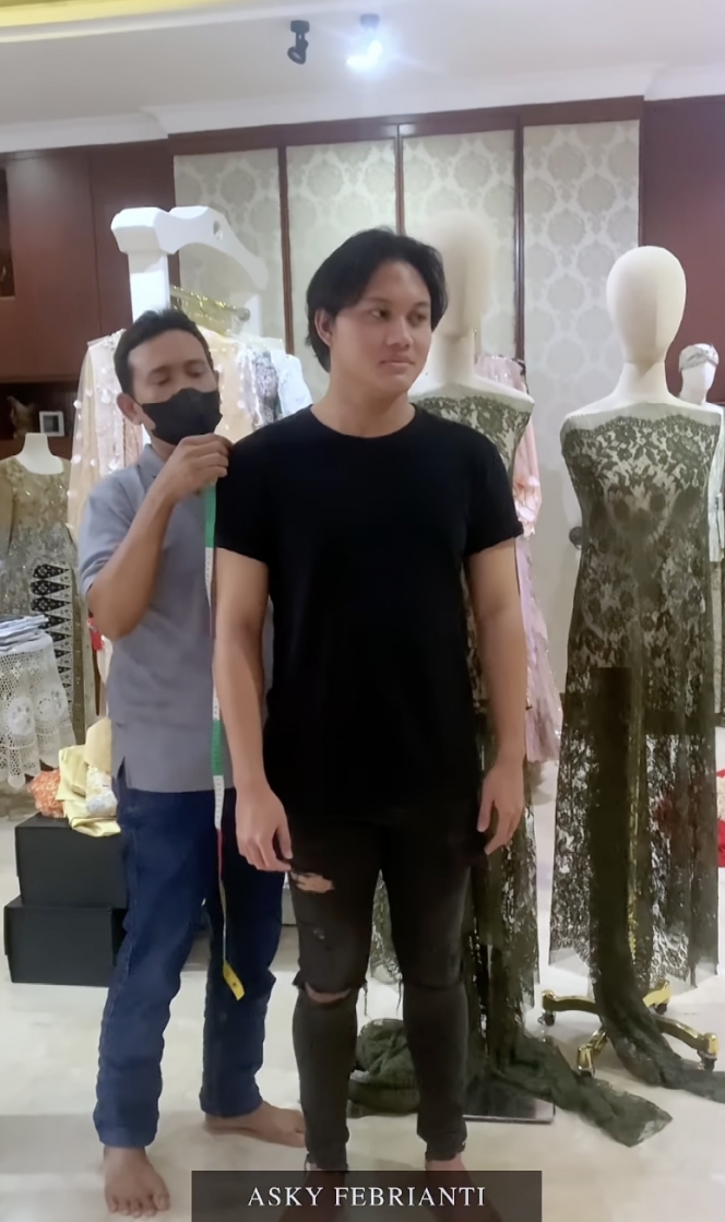 Deg-degan Banget, Ini 10 Momen Rizky Febian dan Mahalini Fitting Baju Lamaran yang Akhirnya Diungkap