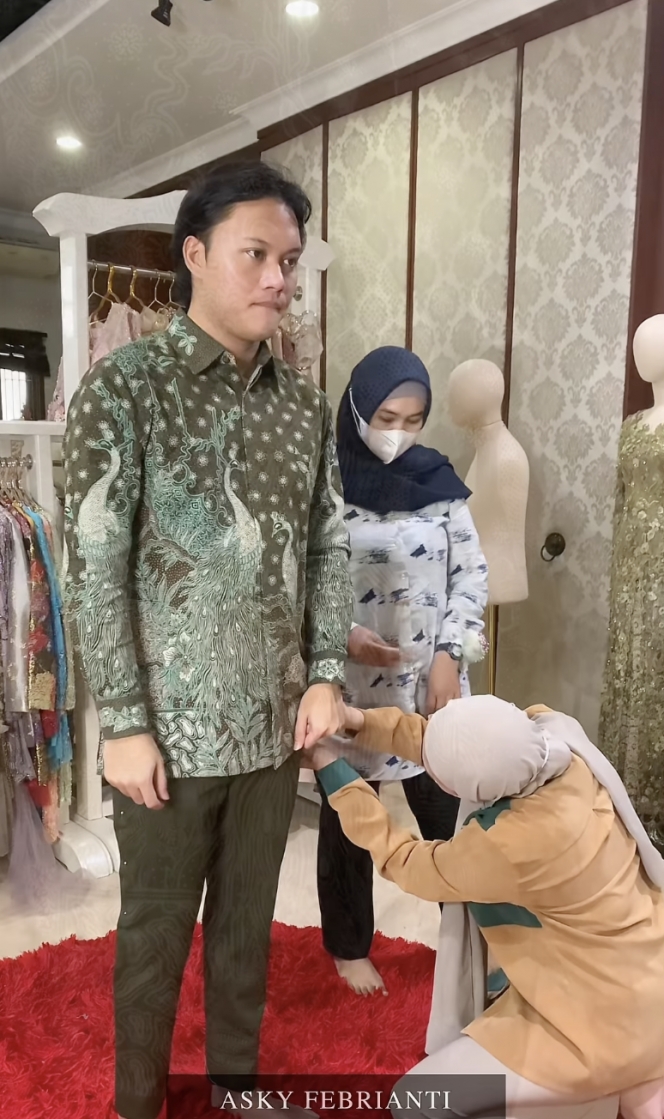 Deg-degan Banget, Ini 10 Momen Rizky Febian dan Mahalini Fitting Baju Lamaran yang Akhirnya Diungkap