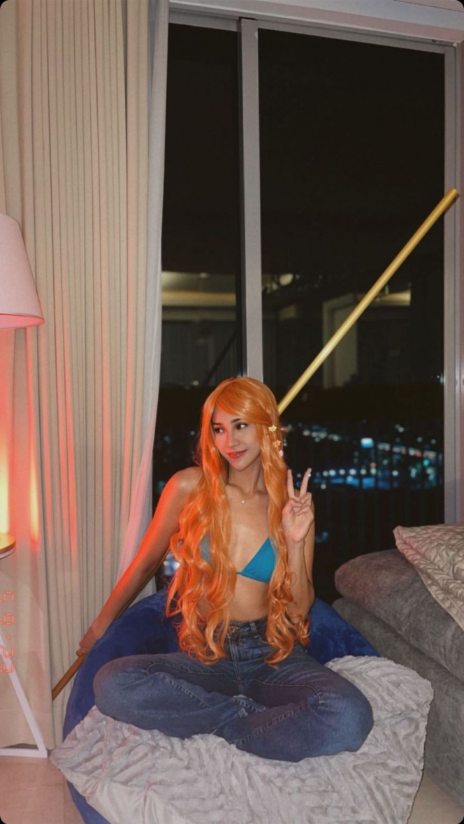 9 Potret Anya Geraldine Cosplay Jadi Nami di Pesta Ulang Tahun Geng Aries, Bikin Wibu Semakin Terpikat!