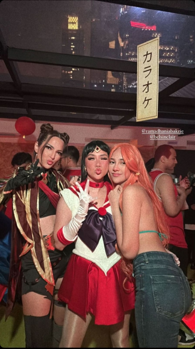 9 Potret Anya Geraldine Cosplay Jadi Nami di Pesta Ulang Tahun Geng Aries, Bikin Wibu Semakin Terpikat!