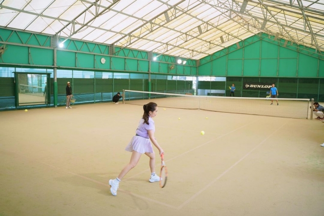 Potret Nagita Slavina Main Tenis, Paras Cantiknya Bikin Hilang Fokus!