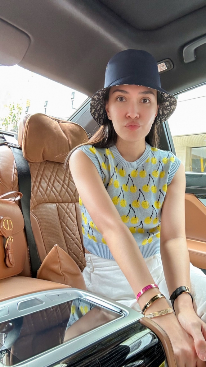 7 Potret Shandy Aulia Kerja sambil Liburan di Bangkok, Tetap Menawan Meski Tanpa Make up