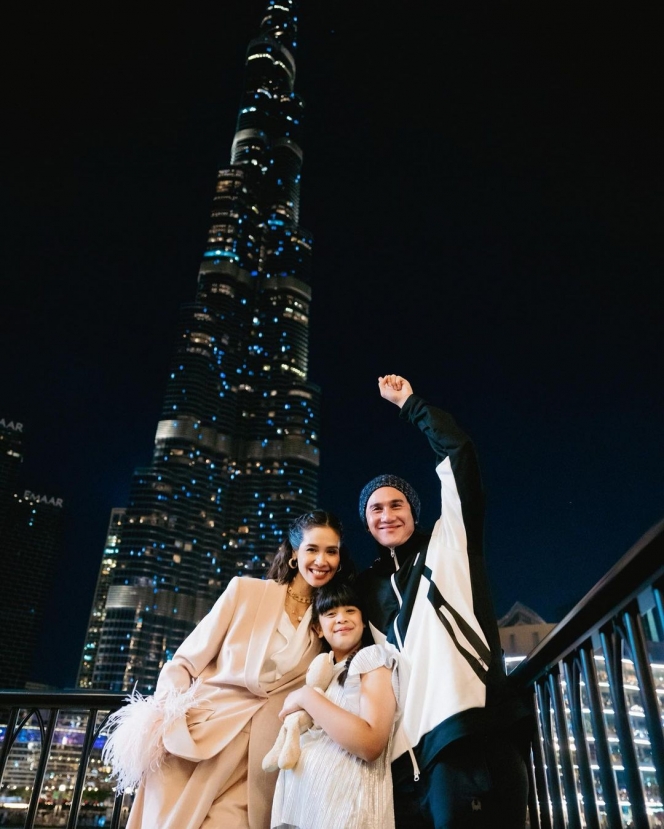 9 Potret Liburan Keluarga Vino G Bastian dan Marsha Timothy di Dubai, Wajah Cantik Jizzy Curi Perhatian Banget