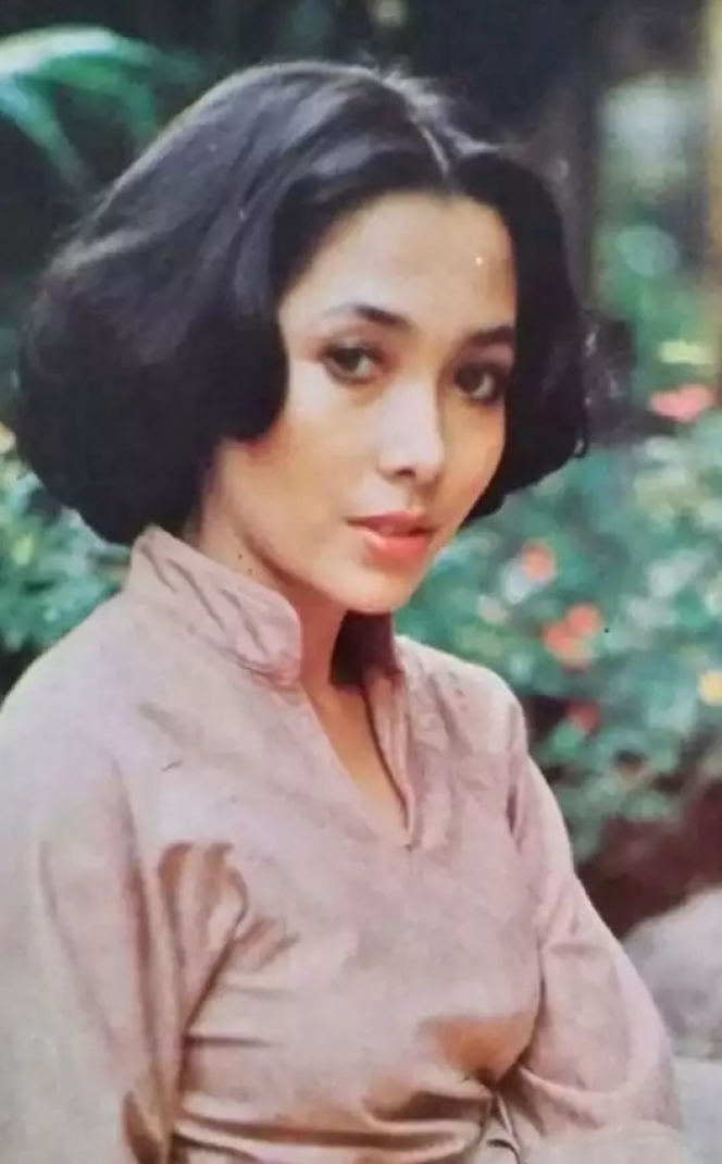 Tetap Menawan di Usia 72 Tahun, Ini 10 Potret Masa Muda Widyawati yang Cantik Banget