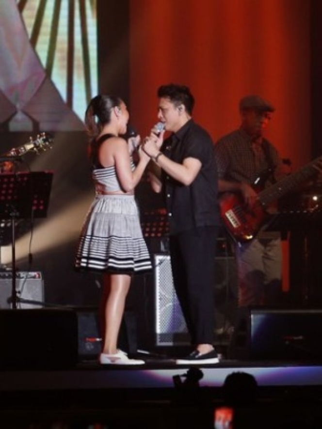 Romantis Banget, Ini Deretan Potret Ariel NOAH Duet Bareng Bunga Citra Lestari di Java Jazz Festival 2023