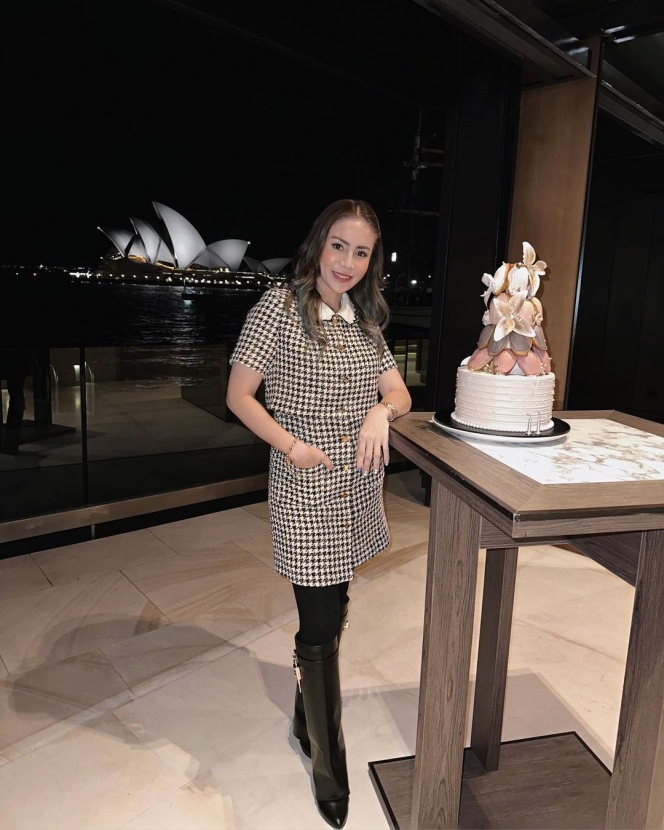 11 Potret Pesta Kejutan Ulang Tahun Kedua Momo Geisha di Australia, Mewah dengan View Cantik Sydney Opera House 