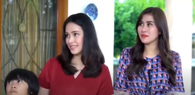 7 Potret Lady Nayoan dan Syahnaz Sadiqah yang Pernah Satu Frame di FTV, Masih Akrab Banget!