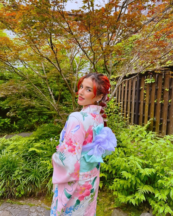 Potret Cantik Tasya Farasya Pakai Kimono saat Berlibur di Jepang, Disebut Rose BLACKPINK Versi Arab