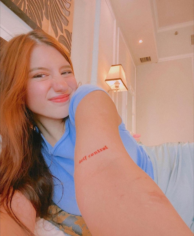 Potret Selfie Terbaru Cassandra Lee sambil Pamer Tato, Kecantikannya Banjir Pujian Netizen