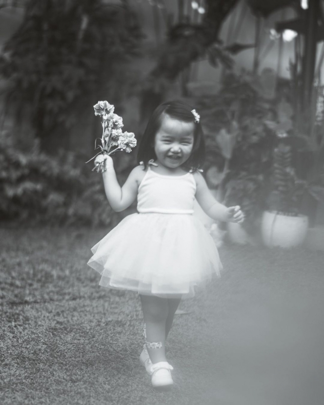 Potret Cantik Gianna Mae Anak Dion Wiyoko di Pesta Ulang Tahun ke-2 yang Disebut Mirip Bayi Korea