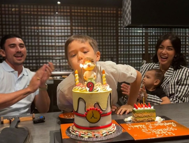 Deretan Momen Ulang Tahun El Barack Ke-9, Dirayakan Bersama Keluarga di Resto Mewah