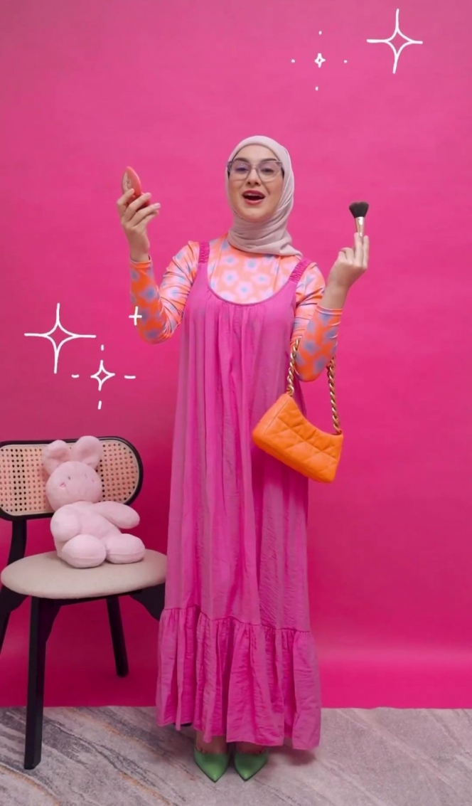 Potret Irish Bella Tampil Cantik Serba Pink, Jadi Barbie Muslimah