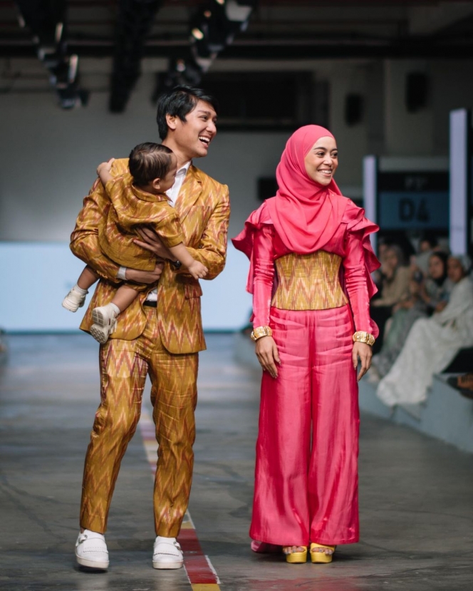 10 Potret Kompak Lesti Kejora dan Rizky Billar Jadi Model Catwalk, Gemes Banget Ajak Baby L Fashion Show