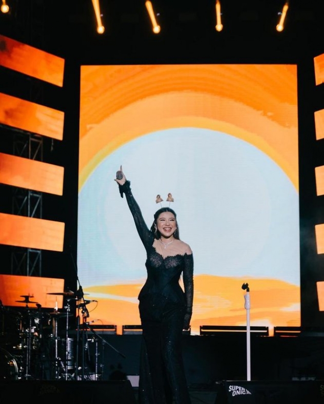 Potret Tiara Andini Tampil Menawan saat Konser, Makin Bahagia dan Fokus sama Karir