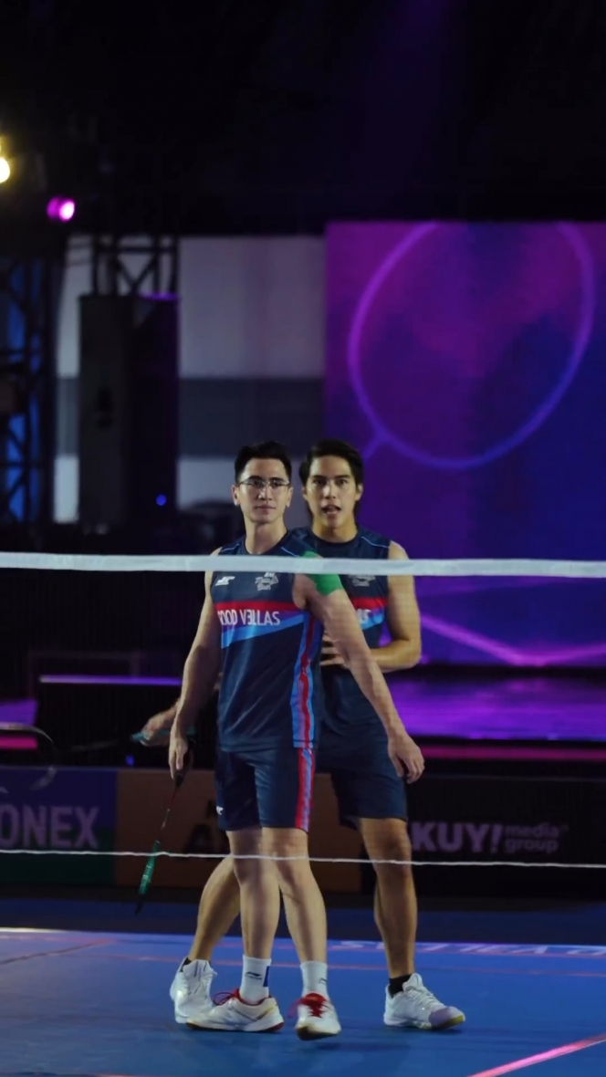 Duo Ganteng, Ini 11 Potret El Rumi dan Verrell Bramasta Tanding Badminton di Media Clash 3.0