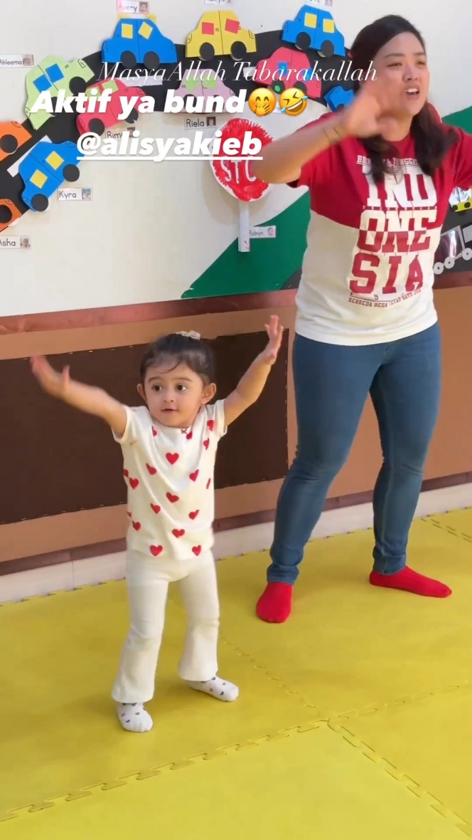 10 Potret Baby Guzel Anak Ali Syakieb dan Margin Rayakan Hari Kemerdekaan di Sekolah, Full Joged!