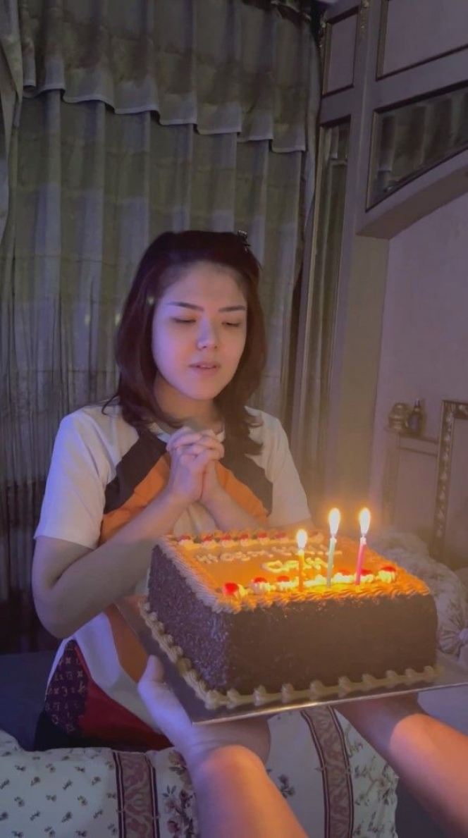 Potret Ulang Tahun Tina Toon Ke-30, Eks Penyanyi Cilik yang Kini Jadi Anggota DPR