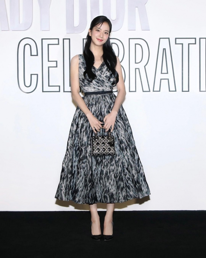 Potret Jisoo BLACKPINK di Event Lady Dior, Cantik Abis Bak Putri Kerajaan