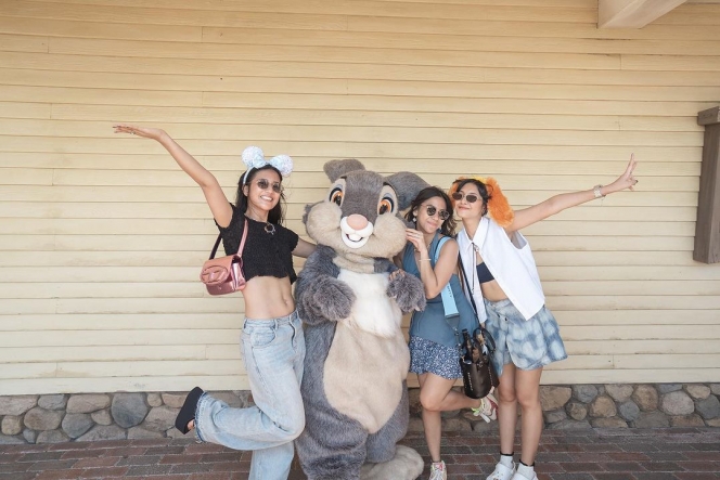 BFF Trip, Ini Potret Seru Liburan Adinda Thomas dan Sheila Dara di Jepang yang Cute Abis
