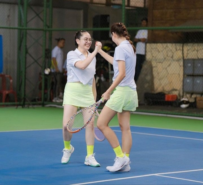 Potret Nagita Slavina dan Syahnaz Lomba Tenis, Seru dan Kompak Banget!