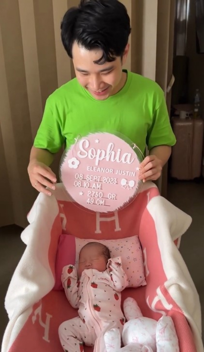 10 Potret Perdana Baby Sophia Anak Jess No Limit dan Sisca Kohl, Paras Cantiknya Gemas Banget!