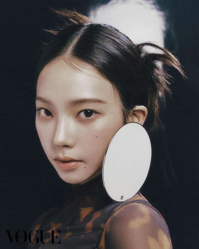 10 Potret Karina aespa di Majalah Vogue Korea, Pancarkan Aura Cantik sekaligus Elegan!