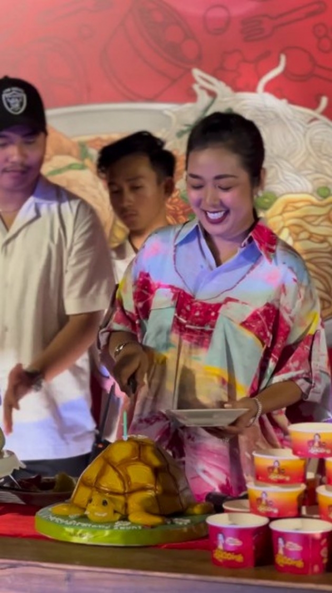 Potret Perayaan Ulang Tahun Soimah yang Meriah Lengkap dengan Sajian Hiburan hingga Kuliner