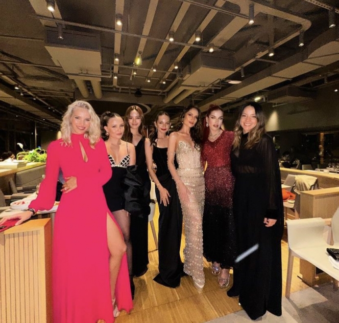 10 Potret Tasya Farasya di Gala Dinner Paris Fashion Week 2023, Tampil Totalitas dan Glamour Abis!