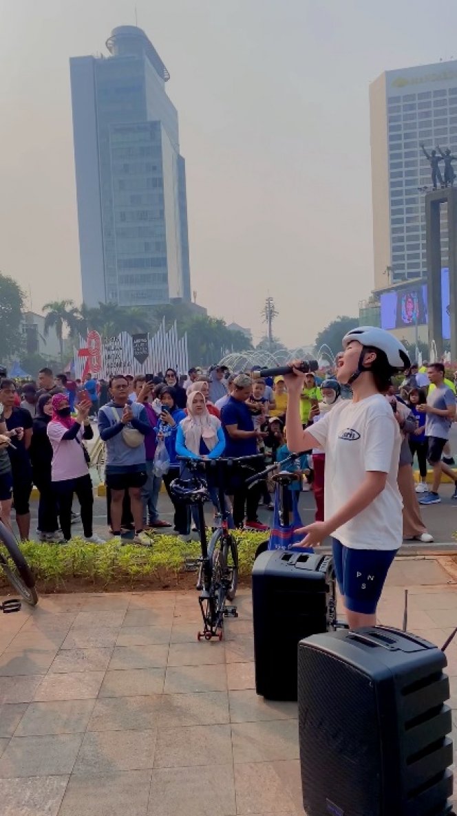 Suaranya Masih Merdu, Ini Deretan Momen Anggi Marito Nyanyi di CFD dengan Sound dan Mic Seadanya