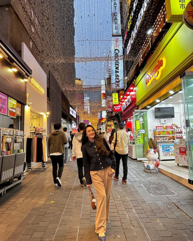 Jalan-Jalan hingga Kulineran, Ini Potret Keseruan Beby Tsabina saat Kunjungi Seoul