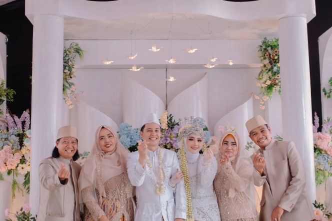 10 Momen Pernikahan Ahmad Pule Anak Komedian Mastur, Ternyata Kisah Cintanya Berawal dari Media Sosial! 