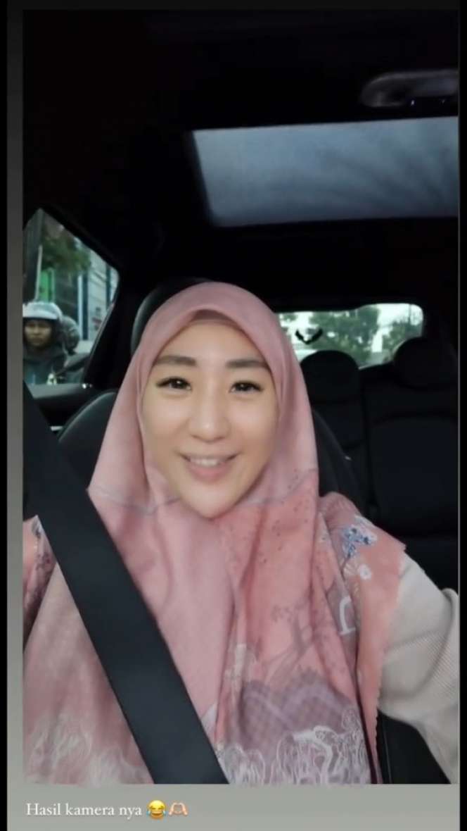 Pamer Video Elus Perut, Ini 8 Potret Larissa Chou yang Disebut Lagi Hamil