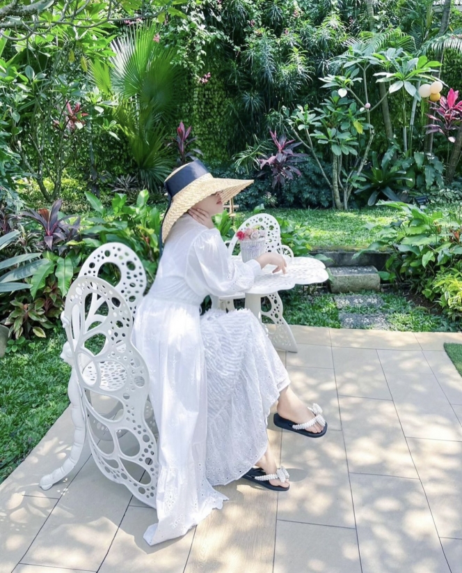 11 Potret Rumah Syahrini di Bogor Bergaya Eropa Klasik, Persis seperti Hunian Sultan!
