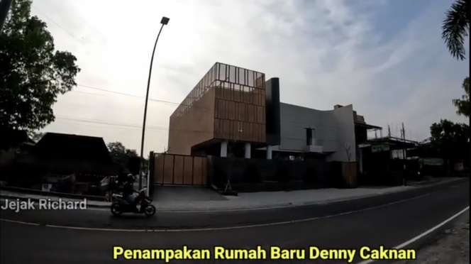 12 Potret Rumah Denny Caknan di Ngawi yang Megah dan Modern, Bak Hotel Bintang Lima