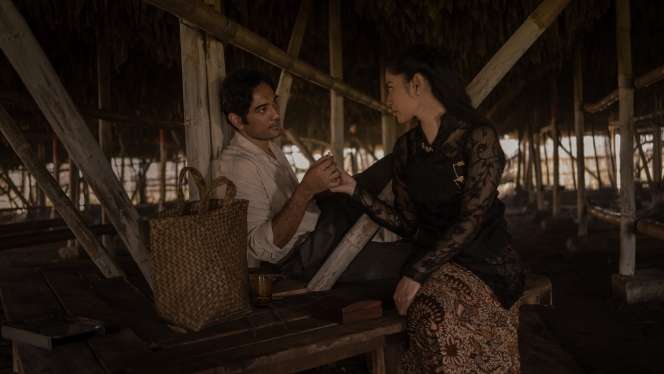 12 Inspirasi Outfit Kebaya dari Serial Gadis Kretek