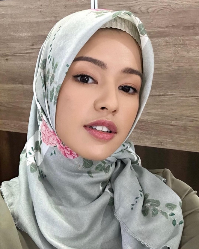 Deretan Potret Susan Sameh saat Berhijab, Cantiknya Bikin Netizen Nyebut!