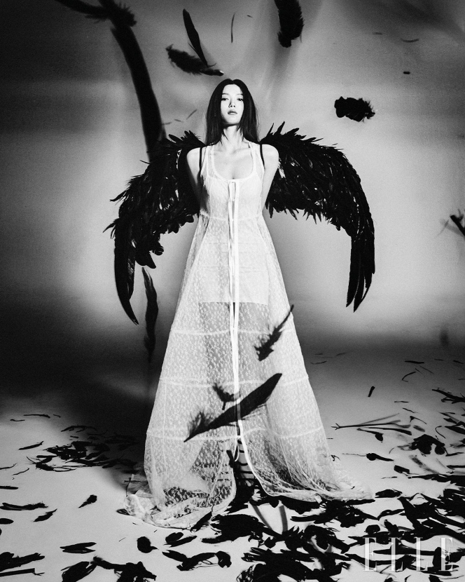 Pamer Visual Combo, Song Kang dam Kim Yoo Jung Tampil Serasi di Pemotretan Majalah Elle Korea