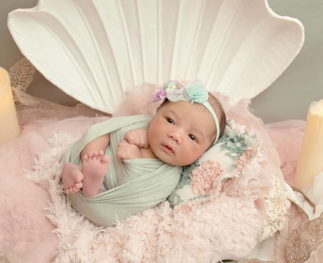 Potret Terbaru Baby Azura Anak Atta Halilintar yang Dipuji Mirip Aurel Hermansyah, Cantik Banget!