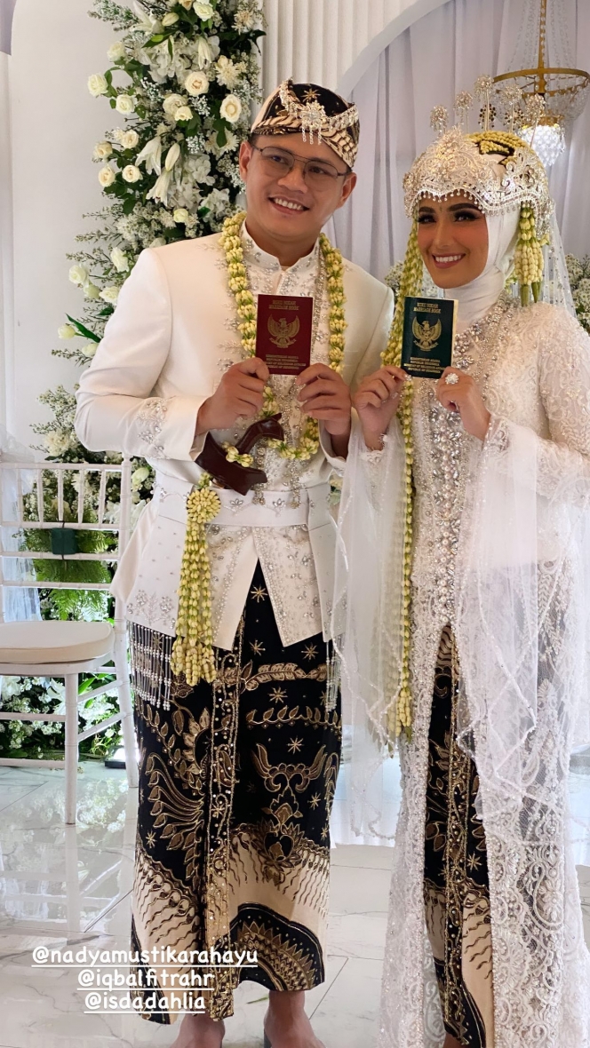 Tak Undang Keluarga, Ini Potret Pernikahan Nadya Mustika dan Iqbal Rosadi di Bandung