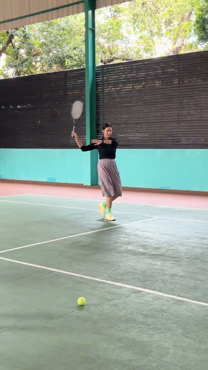 Paula Verhoeven Pakai Baju Tertutup Saat Latihan Tenis, Banjir Pujian Netizen Disebut Sopan Banget! 