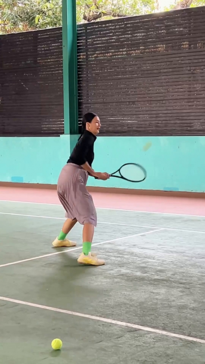 Paula Verhoeven Pakai Baju Tertutup Saat Latihan Tenis, Banjir Pujian Netizen Disebut Sopan Banget! 