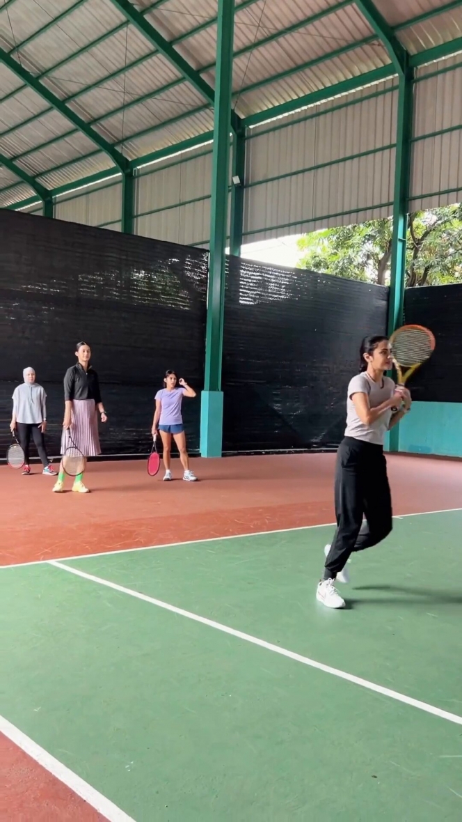 Paula Verhoeven Pakai Baju Tertutup Saat Latihan Tenis, Banjir Pujian Netizen Disebut Sopan Banget! 