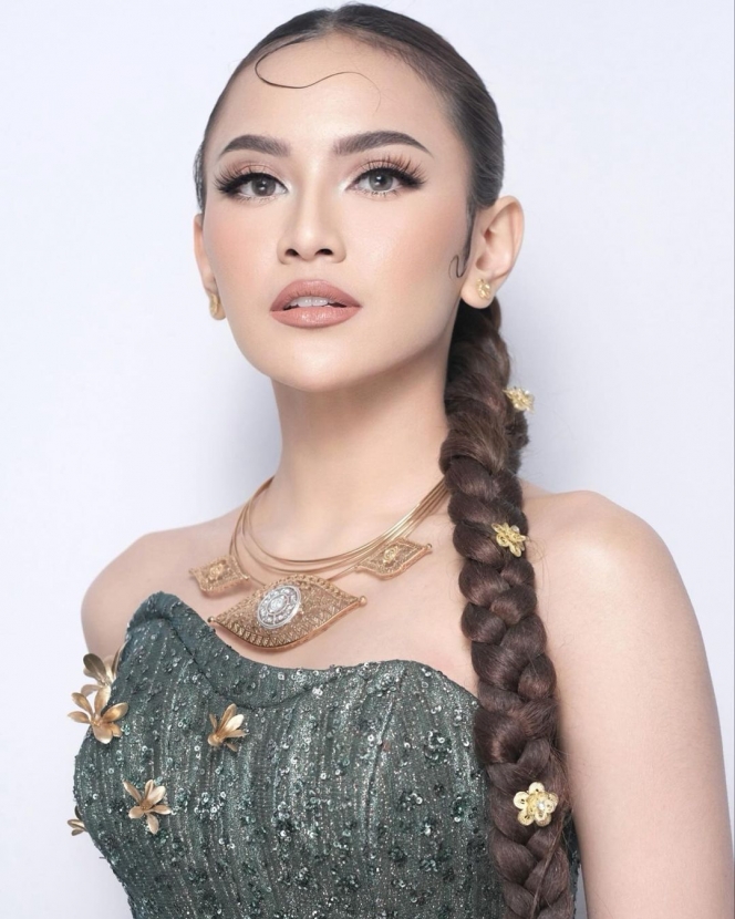 7 Potret Mahalini di Indonesian Music Awards 2023, Makeup hingga Outfitnya Juara Banget!