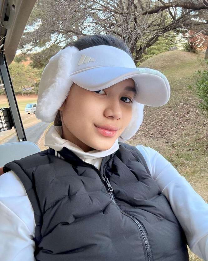 Deretan Potret Azizah Salsha Main Golf di Jepang, Dari Langit Masih Terang sampai Gelap!