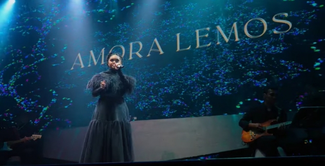 Bakal Jadi Diva Indonesia Kayak Ibunya, Ini Potret Terbaru Amora Lemos saat Nyanyi di Panggung